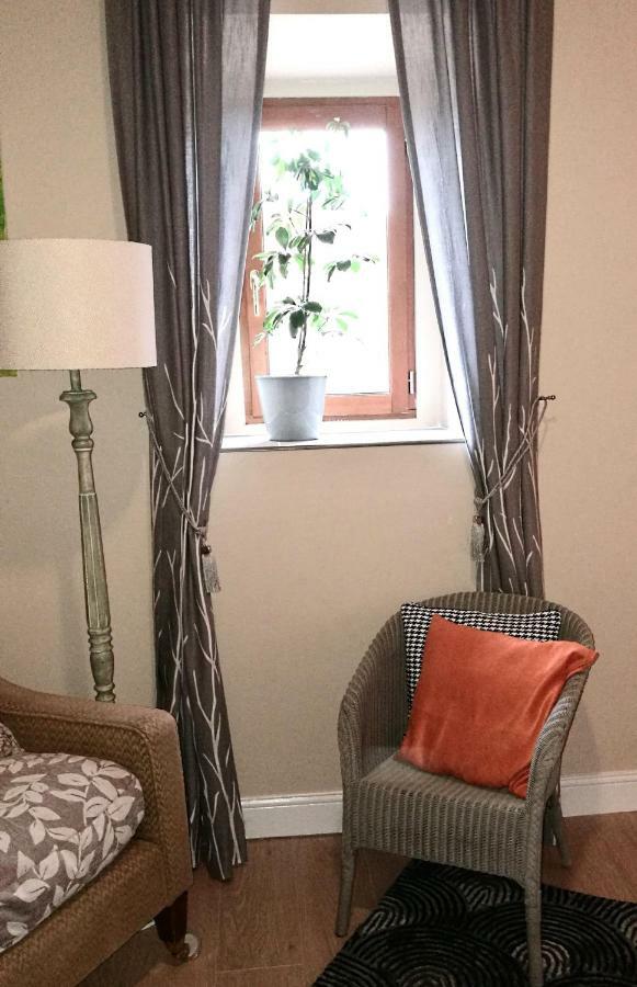 Maison De Textile Montolieu エクステリア 写真